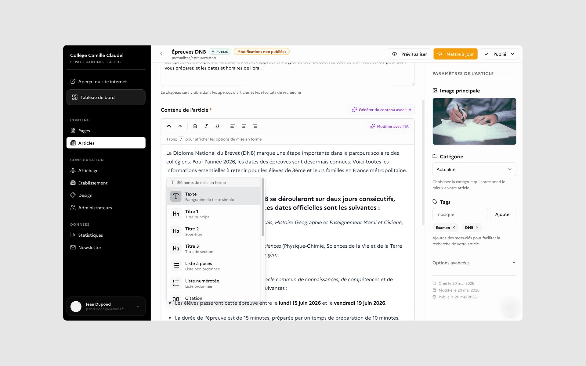 L'éditeur d'article ouvert sur une actualité consacrée aux épreuves du brevet : la commande / déploie la liste des éléments de mise en forme - texte, titres, listes, citation - tandis que le panneau de droite réunit l'image principale, la catégorie et les mots-clés de l'article.